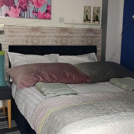 Joanna'S Studio , Key Locker By Whatsapp Own Entrance, Own Bathroom Youghal Exteriör bild